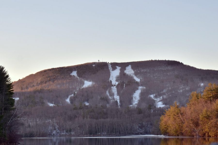 The Echo Lake reflects the Wachusett Moutain in all of its glory